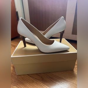 White Michael Kors Dorothy Pump